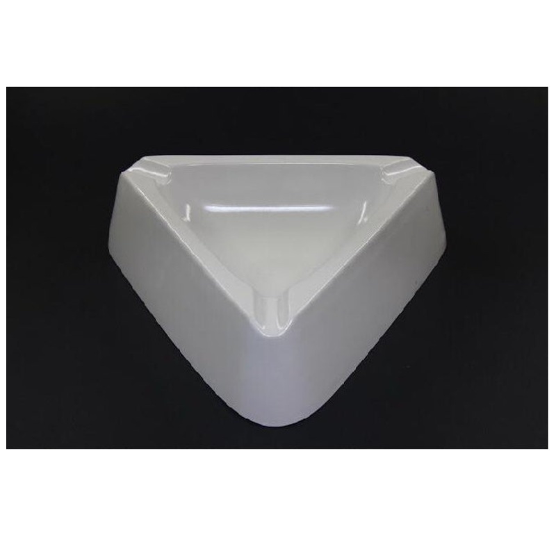 TRIANGLE ASHTRAY 138