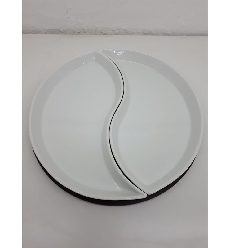 2 PORCELAIN PLATES TEAR SHAPE 36 CM