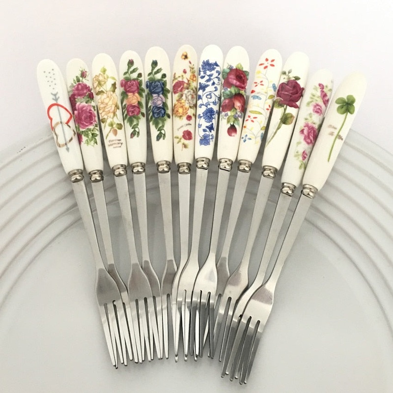 3pcs Kitchen Tool Fruit Fork Cake Dessert Fork Kitchen Tableware