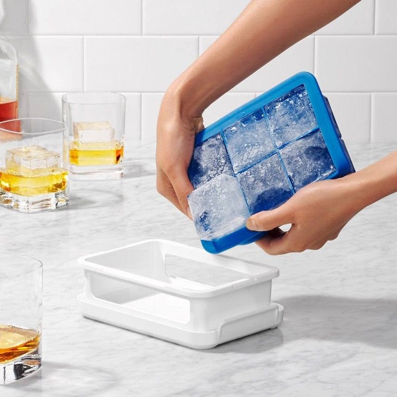 Good Grips Ice Cube Tray with Lid - Large Cubes