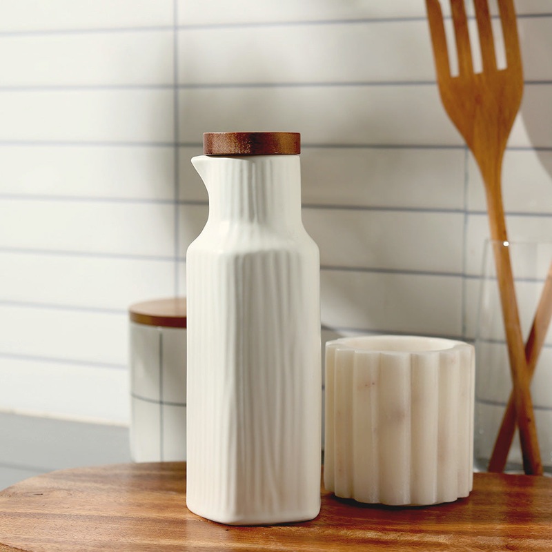 Lines Ceramic Oil Bottle - White
