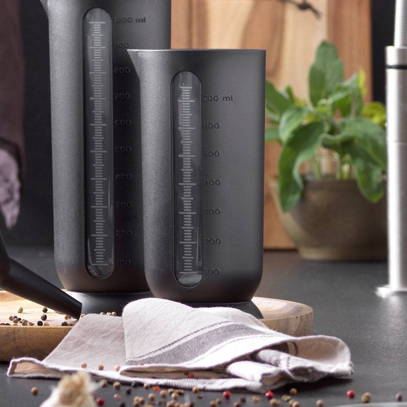 QB Measuring Carafe 750ml - Carbon Black