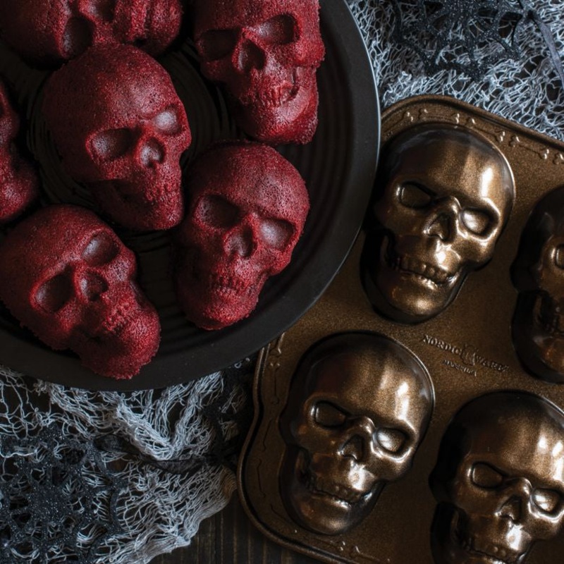 Nordic Ware Haunted Skull Cakelet Pan
